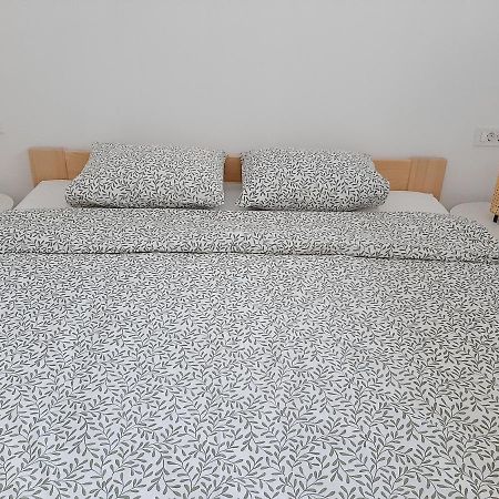 Green Bee Apartment Lesce  Esterno foto