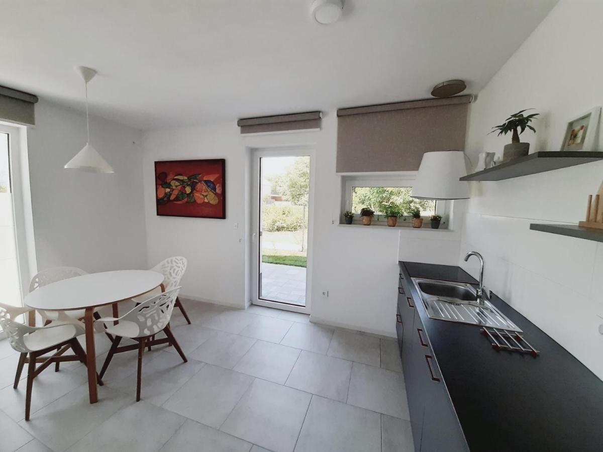 Green Bee Apartment Lesce  Esterno foto